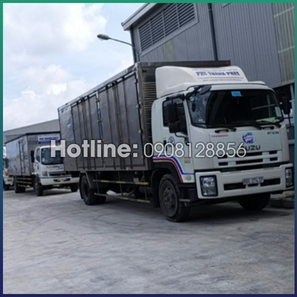 Vận chuyển hàng hóa bằng xe tải mở hông